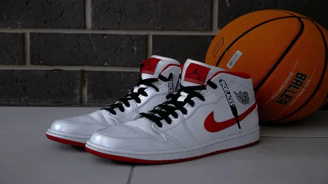 minimalist basketball shoes